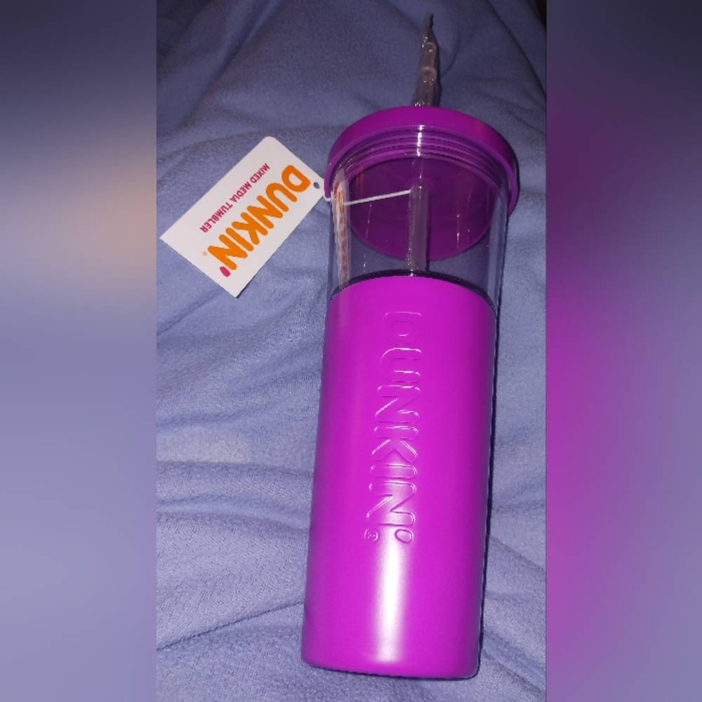 BRAND NEW UNUSED exclusive DUNKIN' SUMMER WATER BOTTLE still in plastic with tag
